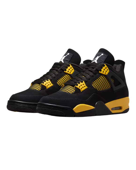 Vista lateral de las Air Jordan 4 Thunder con base negra y detalles Tour Yellow