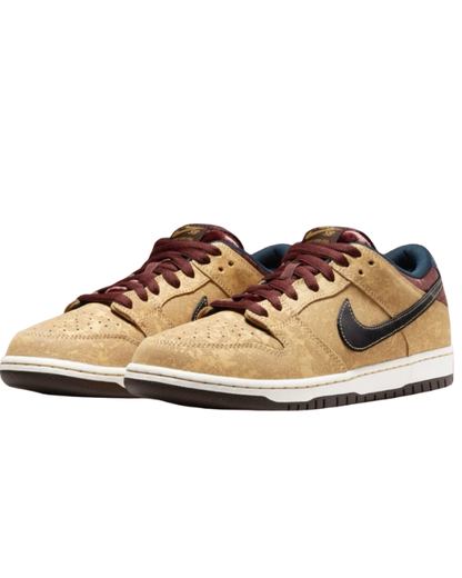 Detalle de las Nike SB Dunk Low City of Cinema con Swoosh negro