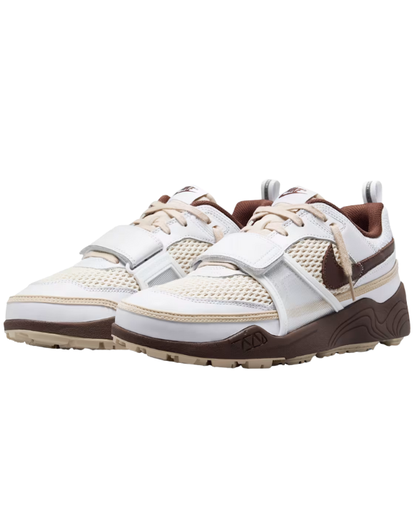 Detalle de las Nike Zoom Field Jaxx Travis Scott Light Chocolate con correa superior