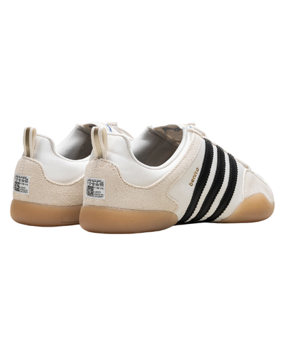 Detalles de las adidas Ballerina Bad Bunny Off White con diseño colaborativo y estilo streetwear minimalista
