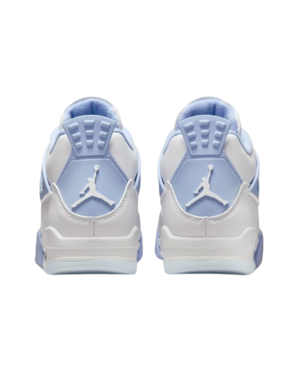Talón de las Air Jordan 4 Retro W Aluminum con flores de chenilla y estética sneakerhead