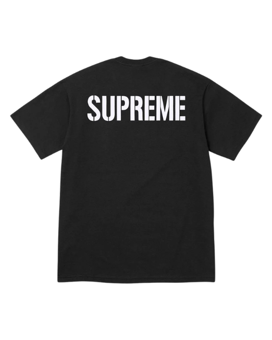 Vista de la Supreme World Famous Tee Black en color negro para looks streetwear
