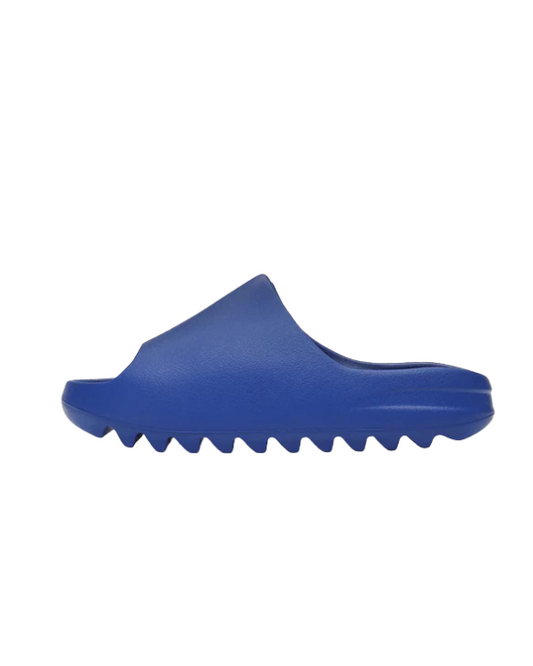 adidas Yeezy Slide Azure en color azul intenso con diseño slip-on